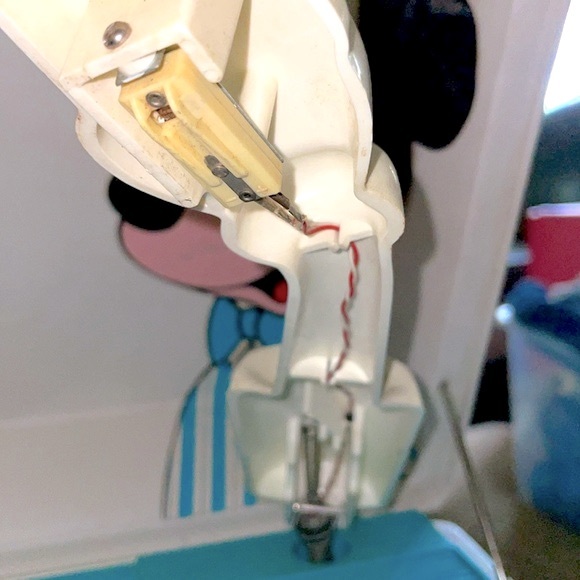 Disney Productions Mickey Mouse Record Player By General Electric Working Motor - Picture 14 of 14